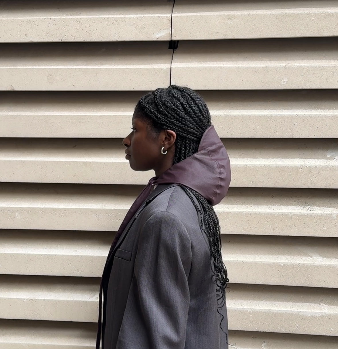 Bonnet hat with tie